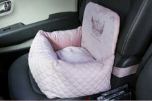 Laden Sie das Bild in den Galerie-Viewer, Angione Dog Car Seat #159 beige